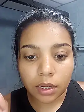 stefanie010 online show from May 15, 2026, 4:38 pm