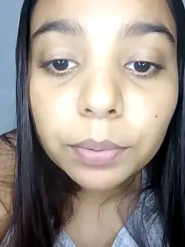stefanie010 online show from May 11, 2026, 6:49 pm