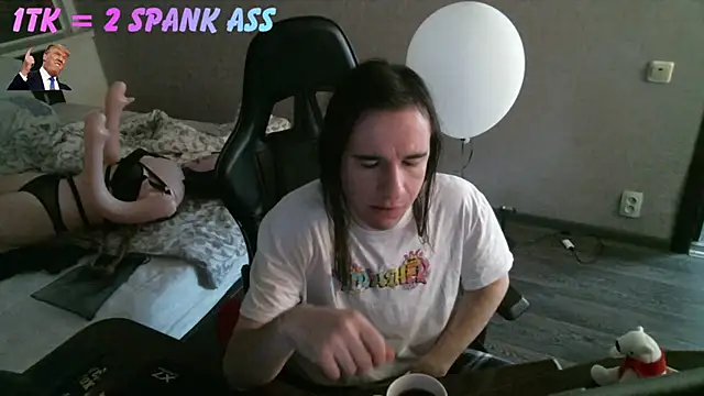 Snapshot of izilizi_23 chatting on April 23, 2026, 8:43 am izilizi 23 online show from April 23, 2026, 8:43 am