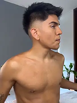 Snapshot of santiago_01 chatting on December 16, 2025, 8:24 pm santiago 01 online show from December 16, 2025, 8:24 pm