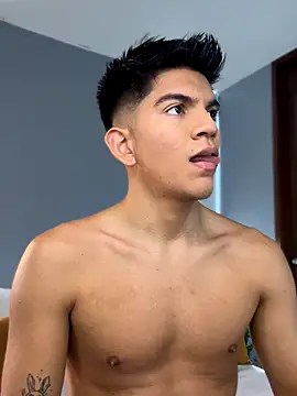 Snapshot of santiago_01 chatting on November 8, 2025, 7:39 pm santiago 01 online show from November 8, 2025, 7:39 pm