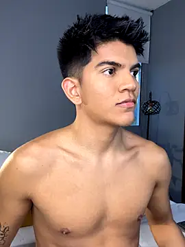 Snapshot of santiago_01 chatting on October 1, 2025, 10:46 pm santiago 01 online show from October 1, 2025, 10:46 pm