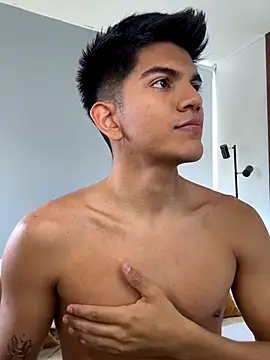 Snapshot of santiago_01 chatting on December 3, 2025, 7:35 pm santiago 01 online show from December 3, 2025, 7:35 pm