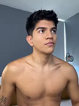 Snapshot of santiago_01 chatting on October 5, 2025, 6:31 pm santiago 01 online show from October 5, 2025, 6:31 pm