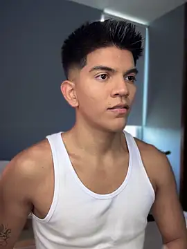 Snapshot of santiago_01 chatting on September 13, 2025, 8:20 pm santiago 01 online show from September 13, 2025, 8:20 pm