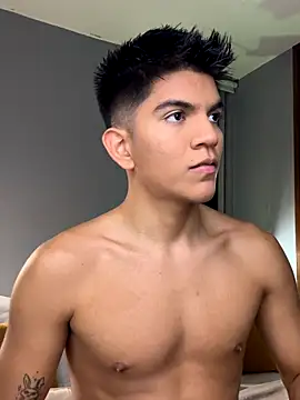 Snapshot of santiago_01 chatting on November 11, 2025, 11:53 pm santiago 01 online show from November 11, 2025, 11:53 pm