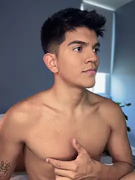 Snapshot of santiago_01 chatting on September 8, 2025, 7:57 pm santiago 01 online show from September 8, 2025, 7:57 pm