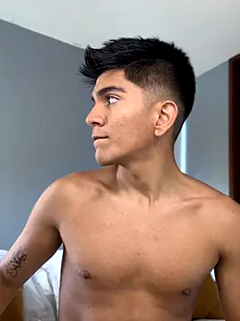 Snapshot of santiago_01 chatting on November 10, 2025, 7:41 pm santiago 01 online show from November 10, 2025, 7:41 pm