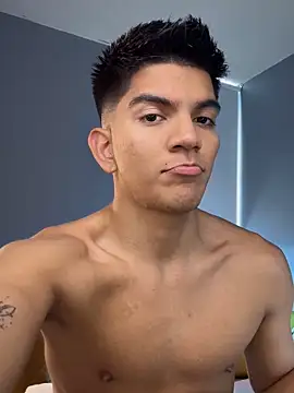 Snapshot of santiago_01 chatting on November 7, 2025, 7:51 pm santiago 01 online show from November 7, 2025, 7:51 pm