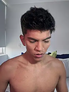 Snapshot of santiago_01 chatting on February 19, 2025, 3:27 pm santiago 01 online show from February 19, 2025, 3:27 pm