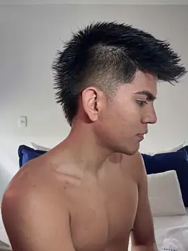 Snapshot of santiago_01 chatting on February 18, 2025, 2:16 pm santiago 01 online show from February 18, 2025, 2:16 pm