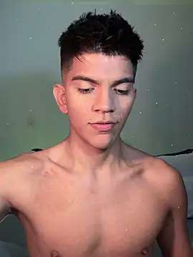 Snapshot of santiago_01 chatting on February 27, 2025, 12:14 am santiago 01 online show from February 27, 2025, 12:14 am