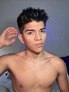 Snapshot of santiago_01 chatting on February 18, 2025, 10:36 pm santiago 01 online show from February 18, 2025, 10:36 pm