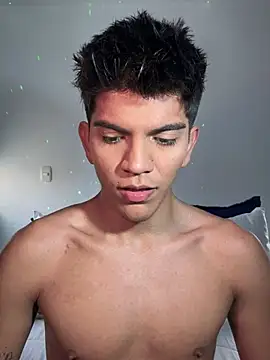 Snapshot of santiago_01 chatting on February 21, 2025, 9:54 pm santiago 01 online show from February 21, 2025, 9:54 pm