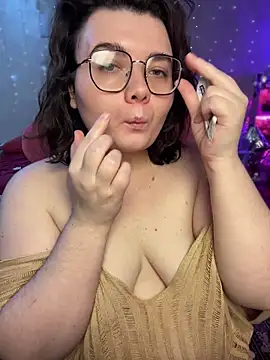 Snapshot of DenisHailey chatting on June 1, 2026, 5:56 pm DenisHailey online show from June 1, 2026, 5:56 pm