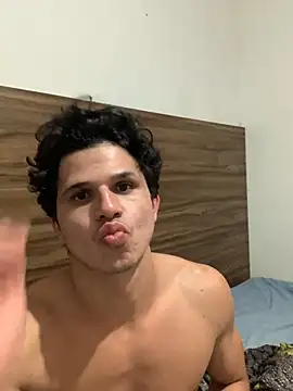 pedrovkr3 online show from December 11, 2024, 12:12 am