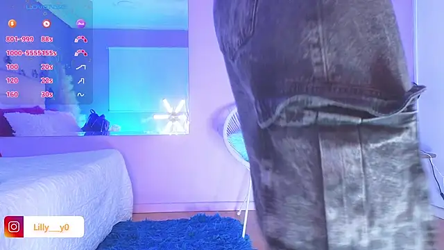 Snapshot of LillyDolls23 chatting on March 16, 2025, 1:38 pm LillyDolls23 online show from March 16, 2025, 1:38 pm