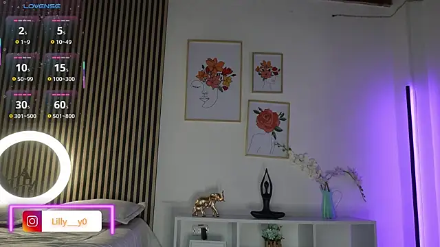 Snapshot of LillyDolls23 chatting on September 30, 2025, 12:22 pm LillyDolls23 online show from September 30, 2025, 12:22 pm