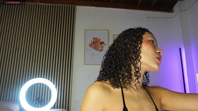 Snapshot of LillyDolls23 chatting on November 23, 2025, 12:37 pm LillyDolls23 online show from November 23, 2025, 12:37 pm