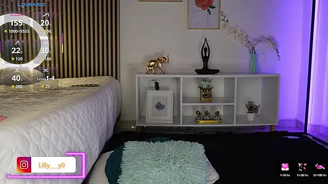 Snapshot of LillyDolls23 chatting on September 12, 2025, 12:49 pm LillyDolls23 online show from September 12, 2025, 12:49 pm