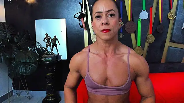 Khloe Rossich online show from December 15, 2025, 6:25 pm