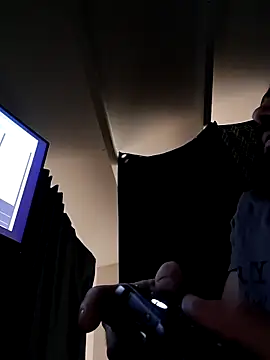 chillmfrs online show from November 23, 2025, 11:42 am