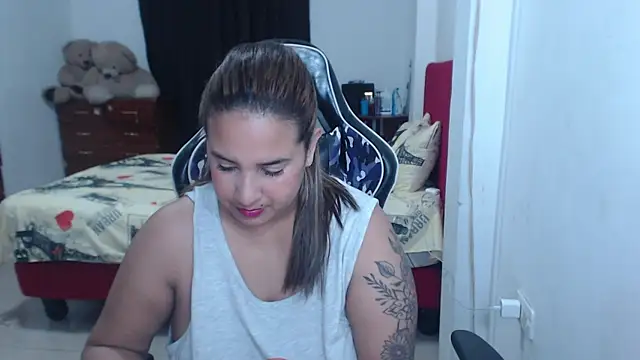 Snapshot of KathyHardcore69 chatting on December 21, 2025, 1:41 am KathyHardcore69 online show from December 21, 2025, 1:41 am