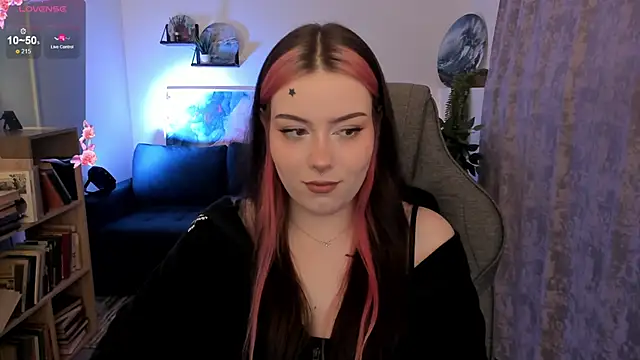 Snapshot of CoralineKeyns chatting on May 12, 2026, 5:37 am CoralineKeyns online show from May 12, 2026, 5:37 am
