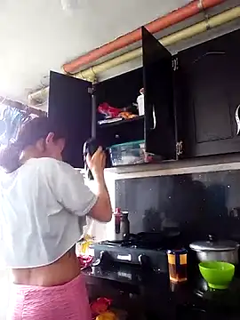 Snapshot of Cameron_puppy chatting on November 13, 2025, 4:33 pm Cameron puppy online show from November 13, 2025, 4:33 pm