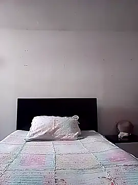 Snapshot of Cameron_puppy chatting on October 9, 2025, 4:29 pm Cameron puppy online show from October 9, 2025, 4:29 pm