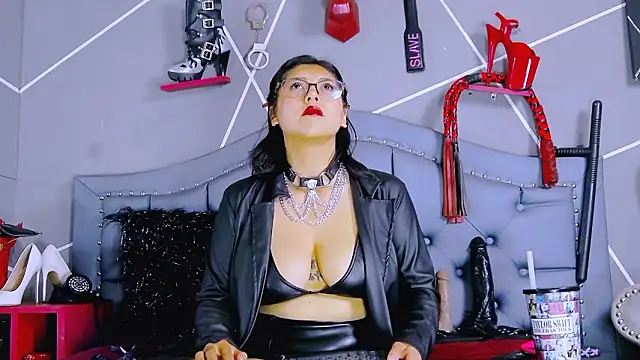 Evangeline online show from March 10, 2026, 6:45 pm