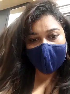 indianlisa5 online show from June 7, 2026, 8:47 pm