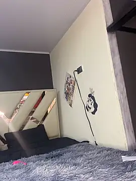 fairylatin222 online show from April 9, 2026, 7:31 pm