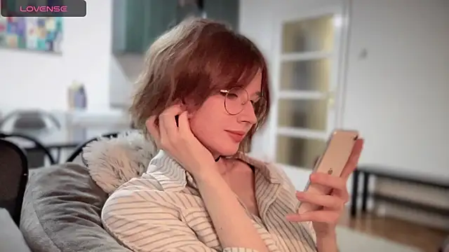 ms christiana online show from November 19, 2025, 7:36 pm