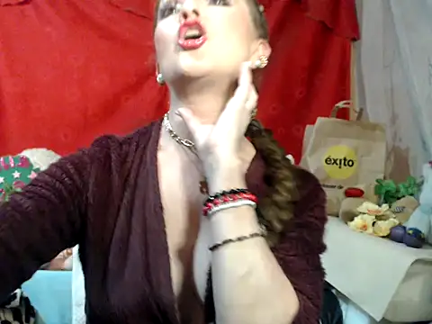 hottieperla online show from November 8, 2025, 8:45 pm