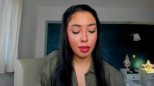 Snapshot of Awesome_Jolie chatting on March 12, 2025, 6:40 am Awesome Jolie online show from March 12, 2025, 6:40 am