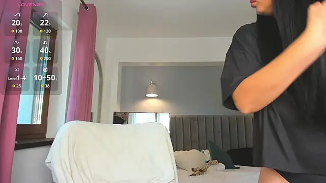 Snapshot of Awesome_Jolie chatting on October 1, 2025, 8:30 am Awesome Jolie online show from October 1, 2025, 8:30 am