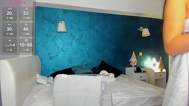 Snapshot of Awesome_Jolie chatting on December 24, 2024, 5:44 pm Awesome Jolie online show from December 24, 2024, 5:44 pm