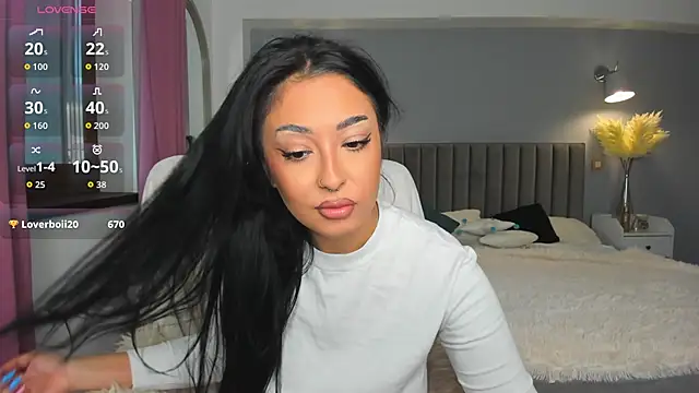 Snapshot of Awesome_Jolie chatting on October 2, 2025, 7:01 am Awesome Jolie online show from October 2, 2025, 7:01 am