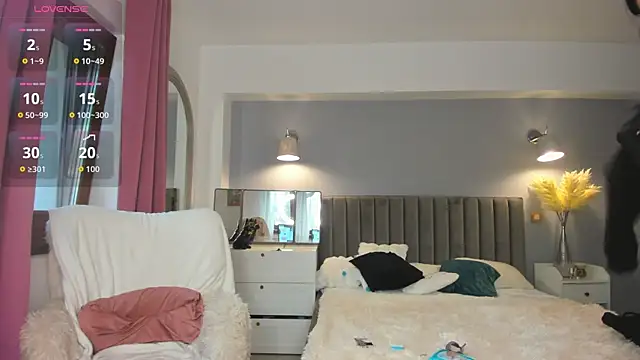 Snapshot of Awesome_Jolie chatting on October 23, 2025, 6:23 am Awesome Jolie online show from October 23, 2025, 6:23 am