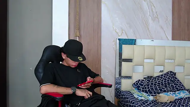 Snapshot of Harry_jhonsson chatting on June 17, 2026, 9:25 pm Harry jhonsson online show from June 17, 2026, 9:25 pm