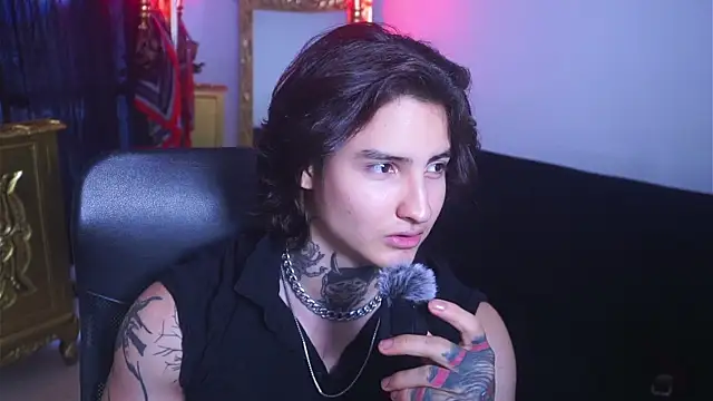 dantecoppolaa  online show from March 4, 2025, 2:21 pm