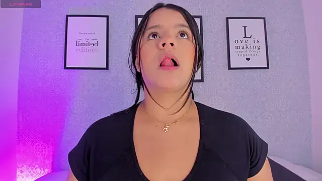 Snapshot of Natasha_harper chatting on November 4, 2025, 11:47 am Natasha harper online show from November 4, 2025, 11:47 am