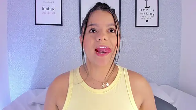 Snapshot of Natasha_harper chatting on October 22, 2025, 11:42 am Natasha harper online show from October 22, 2025, 11:42 am