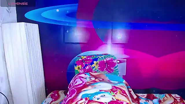 Cristalxxts online show from February 24, 2026, 7:15 pm