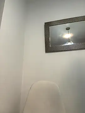 Snapshot of AliciaMiilf chatting on November 7, 2025, 1:43 am AliciaMiilf online show from November 7, 2025, 1:43 am