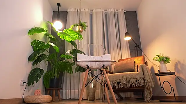 Miss beee online show from April 3, 2026, 11:22 pm