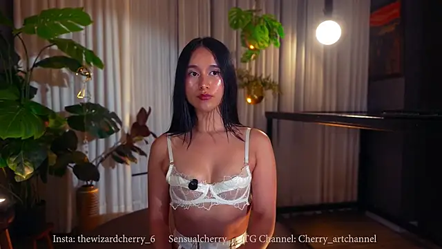 Miss beee online show from January 11, 2026, 11:33 pm