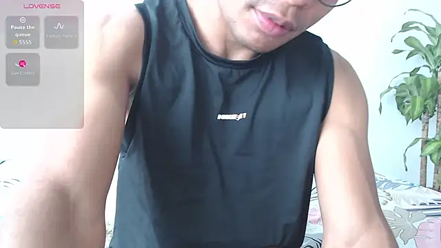 Snapshot of Aaronblack1_ chatting on December 15, 2025, 3:18 pm Aaronblack1 online show from December 15, 2025, 3:18 pm