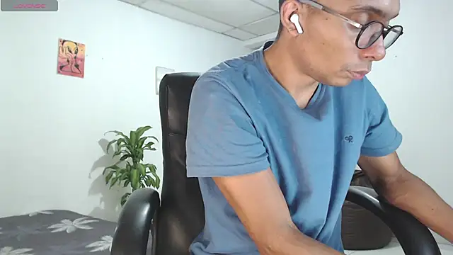 Aaronblack1  online show from January 8, 2026, 1:00 am